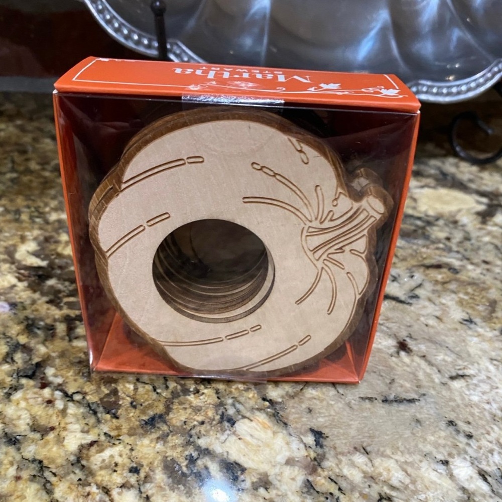 Martha Stewart wood Pumpkin Shaped Napkin ring set of 12 Brand new
